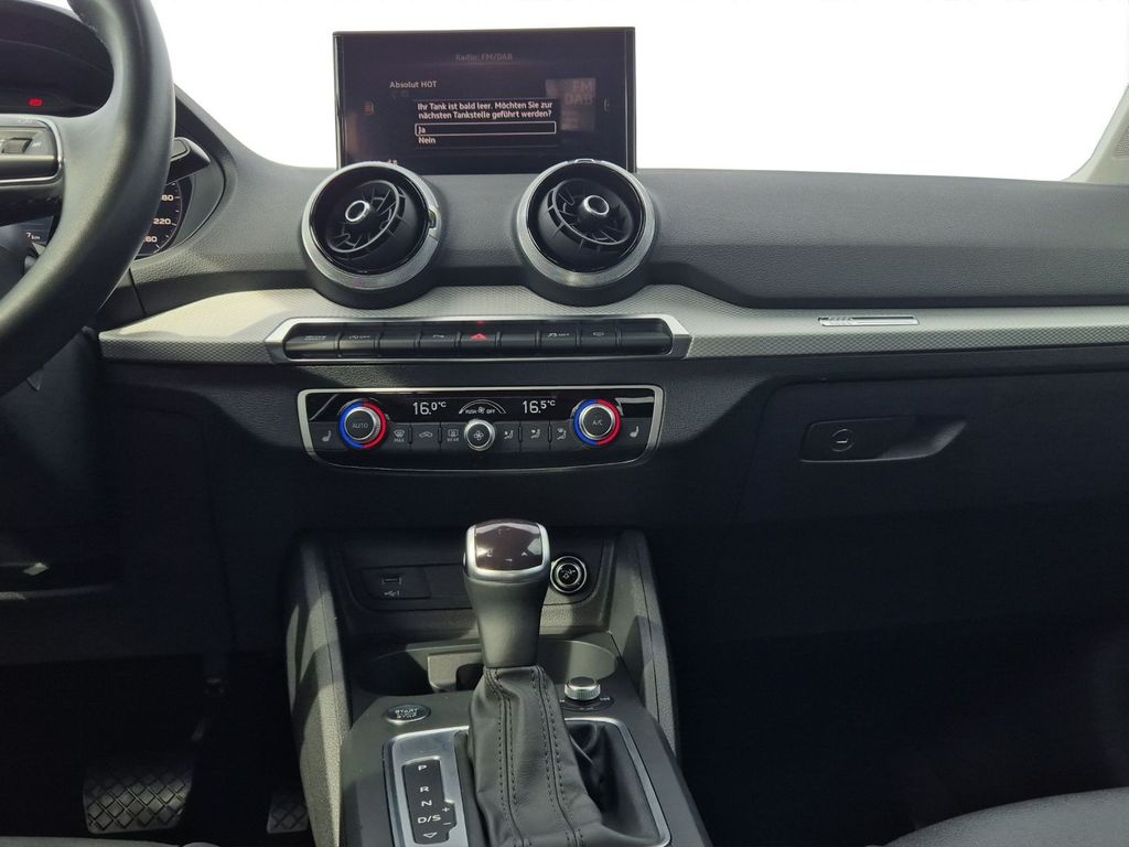 Audi Q2 2023 г. Синий, пробег 57500 км