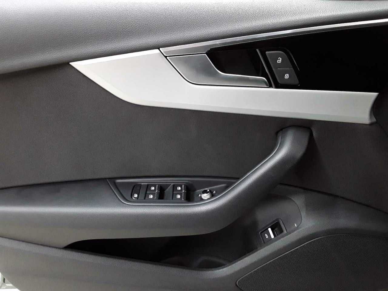 Audi A4 2024 г. Зелёный, пробег 33493 км