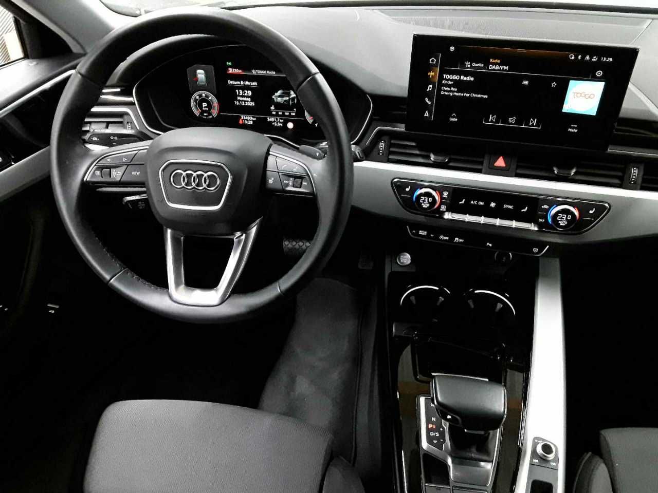Audi A4 2024 г. Зелёный, пробег 33493 км