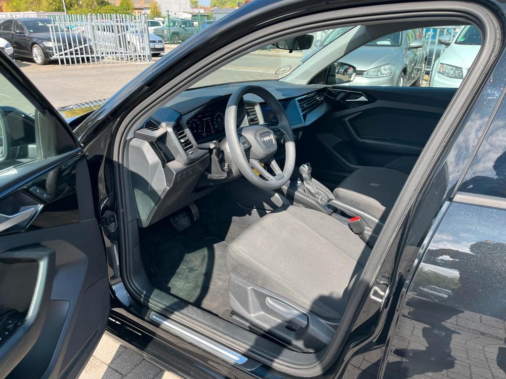 Audi A1 2023 г. Чёрный, пробег 28000 км
