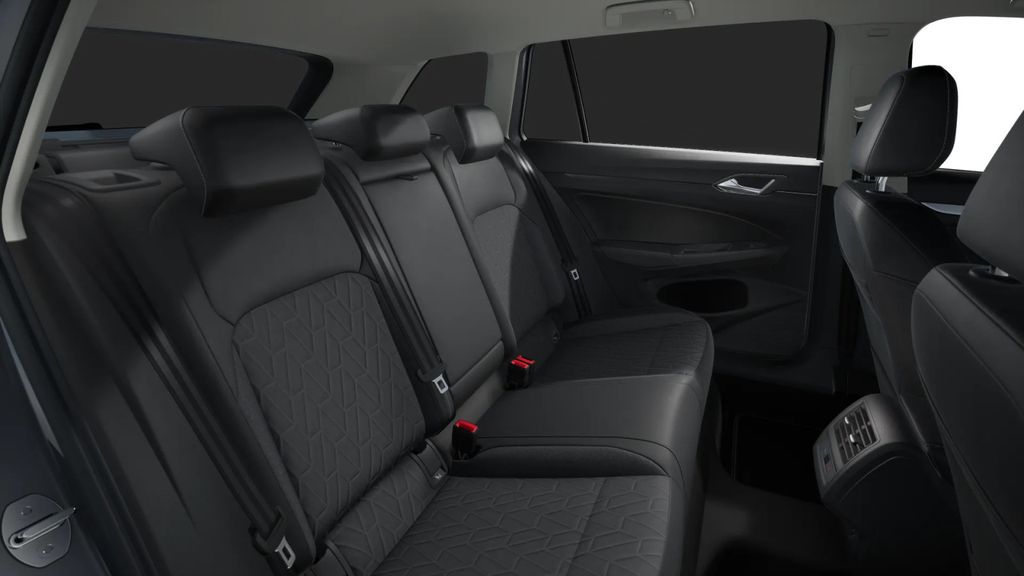 Volkswagen Golf 2025 г. Серый, пробег 23135 км
