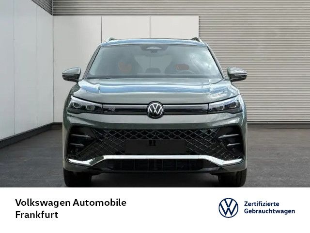 Volkswagen Tiguan 2025 г. Зелёный, пробег 8500 км