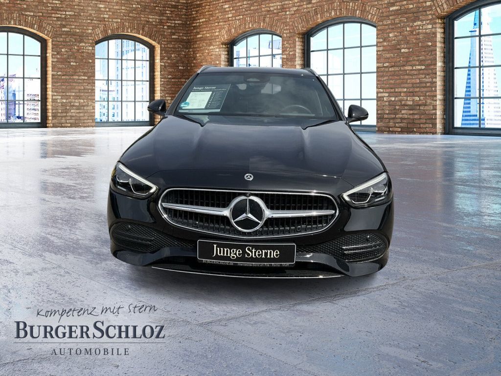 Mercedes-Benz C 300 2023 г. Чёрный, пробег 3676 км