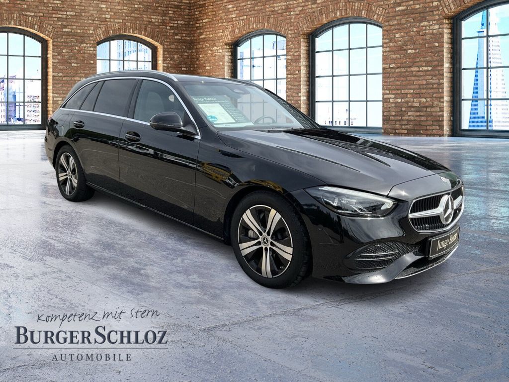 Mercedes-Benz C 300 2023 г. Чёрный, пробег 3676 км