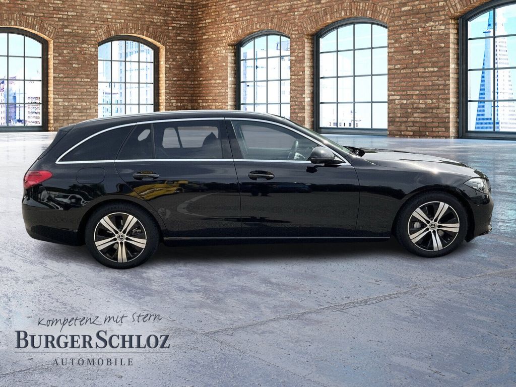 Mercedes-Benz C 300 2023 г. Чёрный, пробег 3676 км