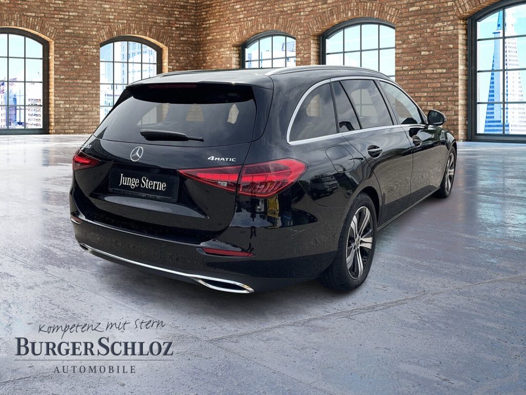 Mercedes-Benz C 300 2023 г. Чёрный, пробег 3676 км