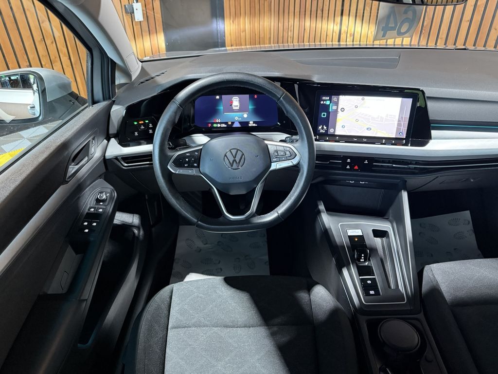 Volkswagen Golf 2024 г. Серебристый, пробег 53142 км