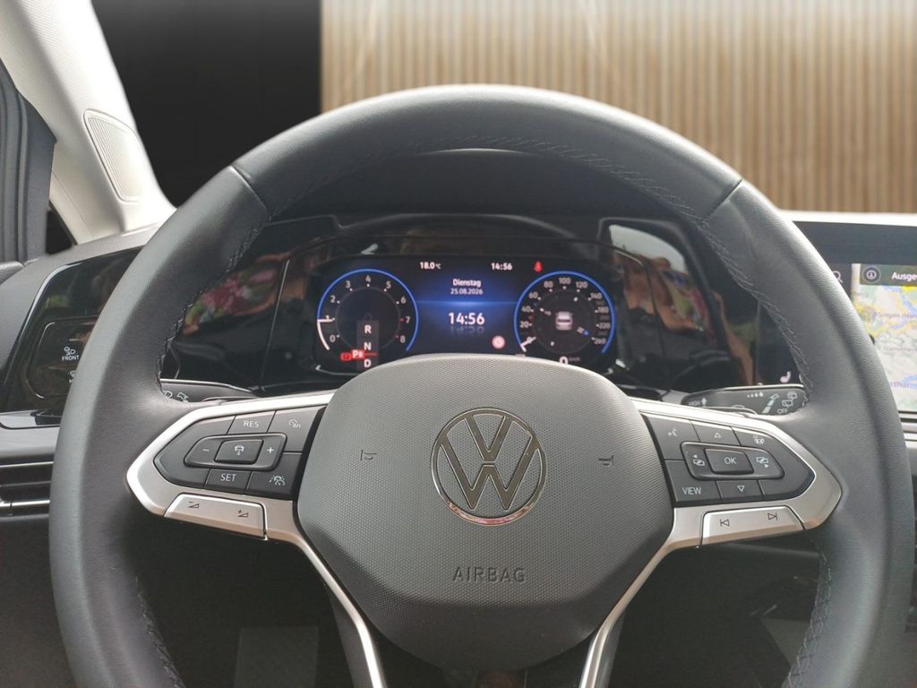 Volkswagen Golf 2023 г. Красный, пробег 53590 км