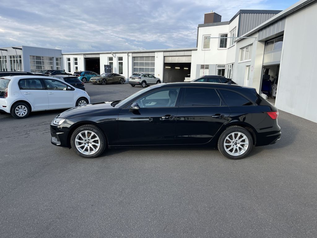 Audi A4 2022 г. Чёрный, пробег 49380 км