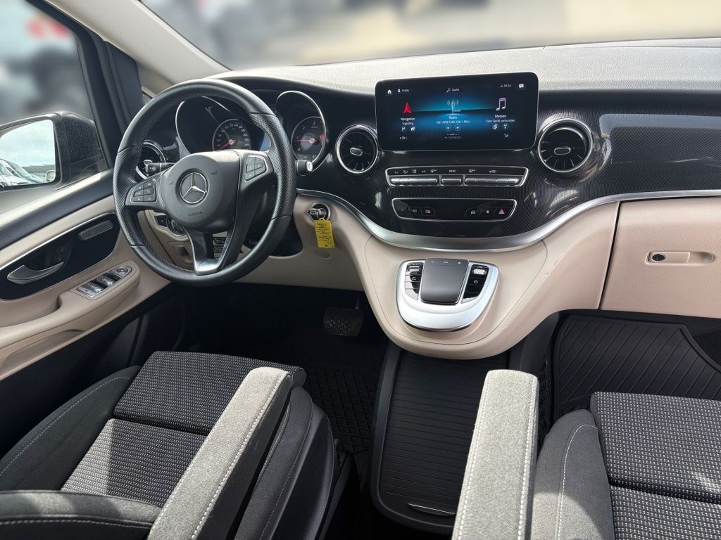Mercedes-Benz V 300 2022 г. Чёрный, пробег 48862 км