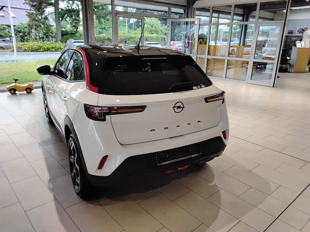 Opel Mokka 2022 г. Белый, пробег 37000 км