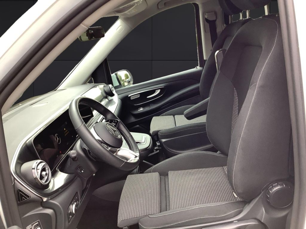 Mercedes-Benz V 220 2025 г. Белый, пробег 17883 км