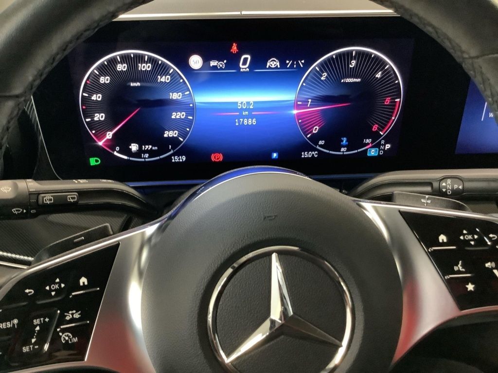 Mercedes-Benz V 220 2025 г. Белый, пробег 17883 км