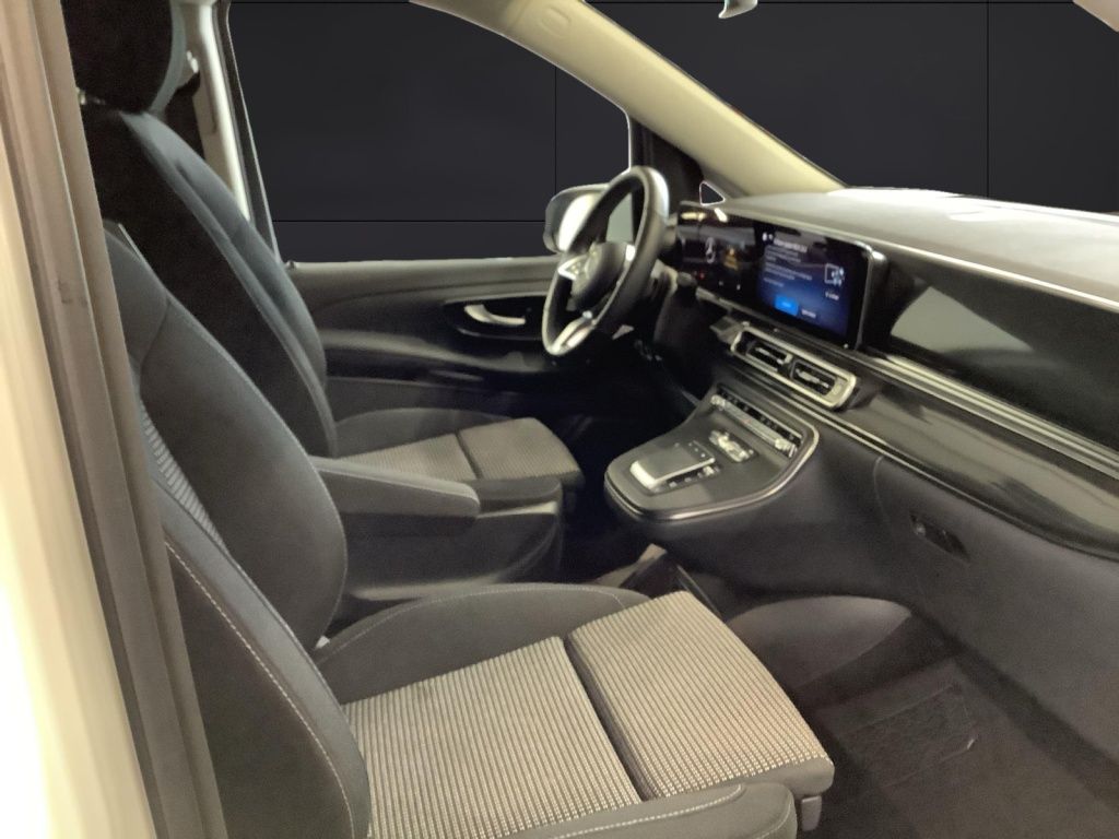 Mercedes-Benz V 220 2025 г. Белый, пробег 17883 км