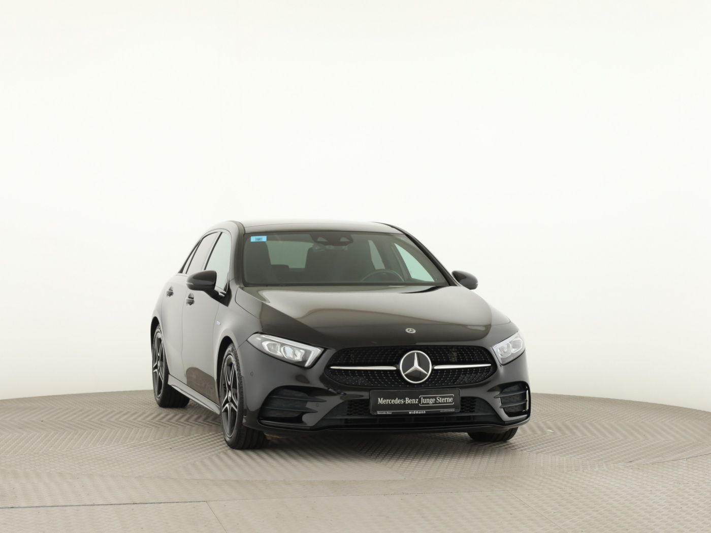 Mercedes-Benz A 200 2021 г. Чёрный, пробег 49436 км