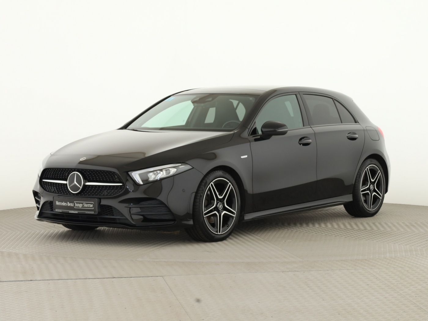 Mercedes-Benz A 200 2021 г. Чёрный, пробег 49436 км