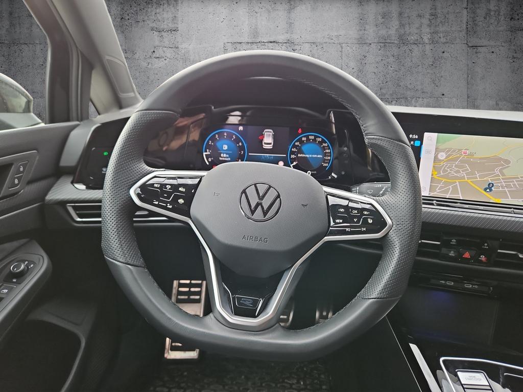 Volkswagen Golf 2023 г. Чёрный, пробег 9170 км