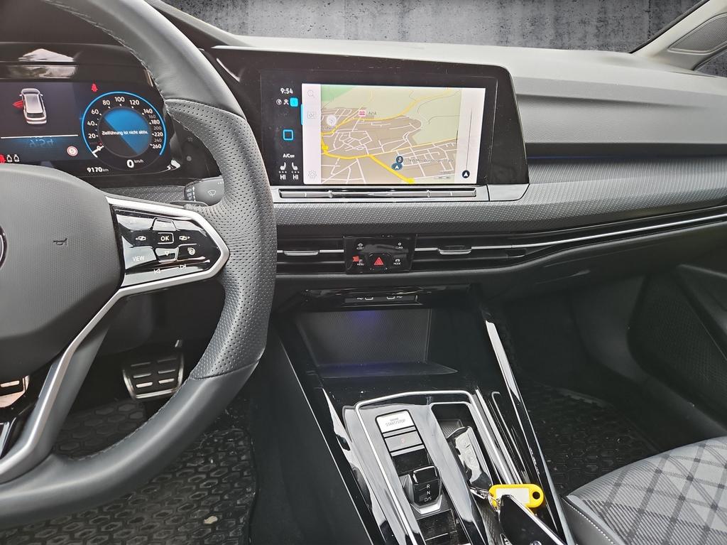 Volkswagen Golf 2023 г. Чёрный, пробег 9170 км