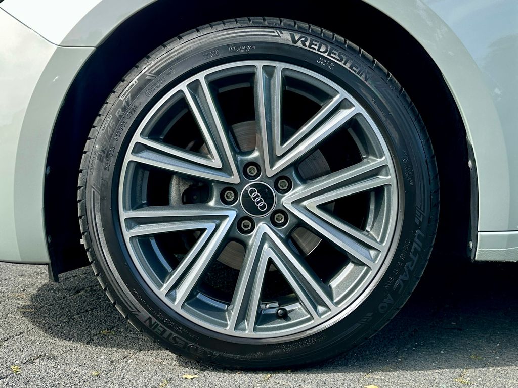 Audi A1 2024 г. Серебристый, пробег 31490 км