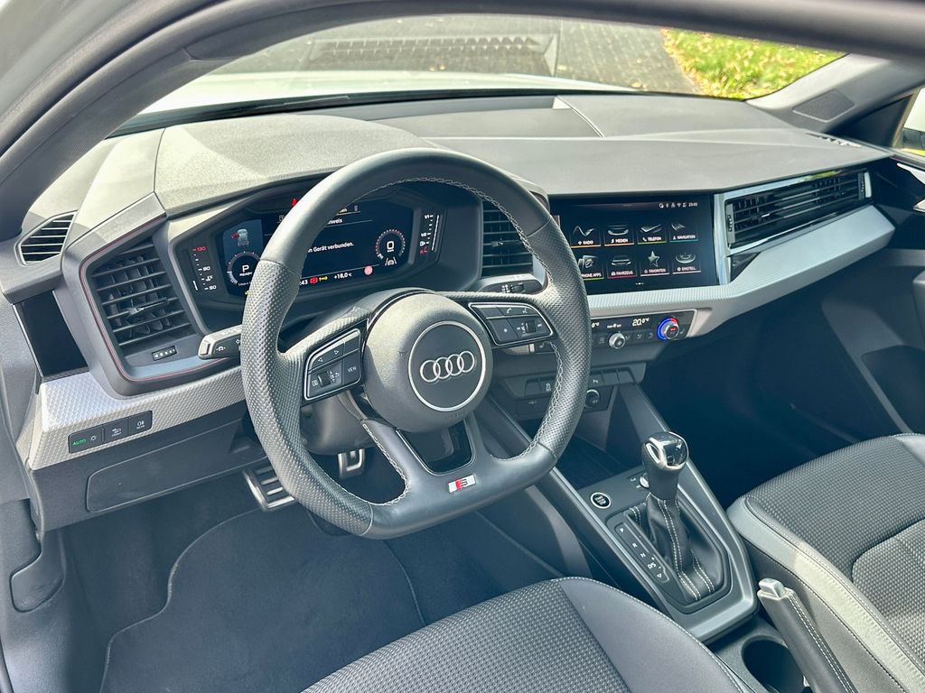 Audi A1 2024 г. Серебристый, пробег 31490 км