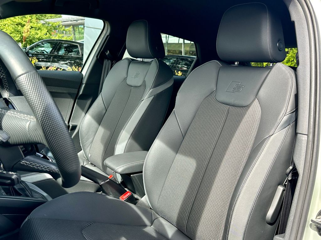 Audi A1 2024 г. Серебристый, пробег 31490 км