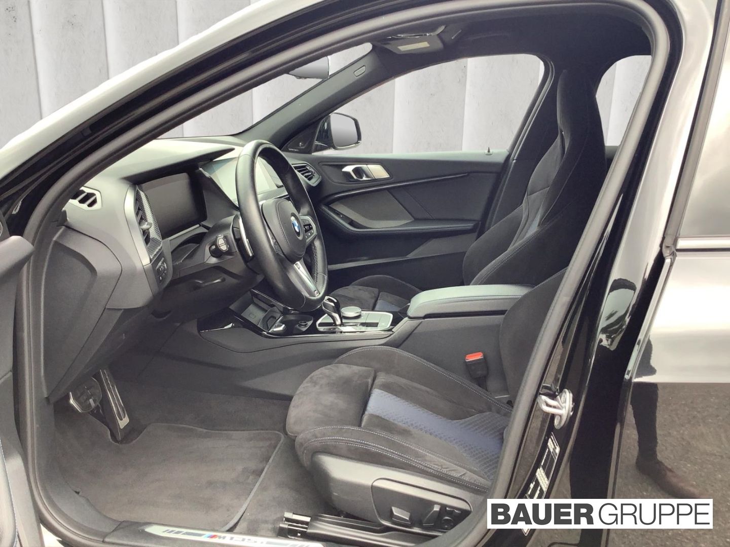 BMW M135 2022 г. Чёрный, пробег 44200 км