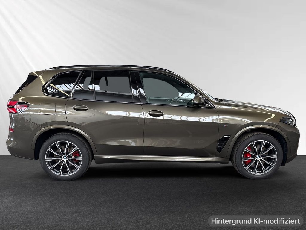 BMW X5 2025 г. Зелёный, пробег 13900 км