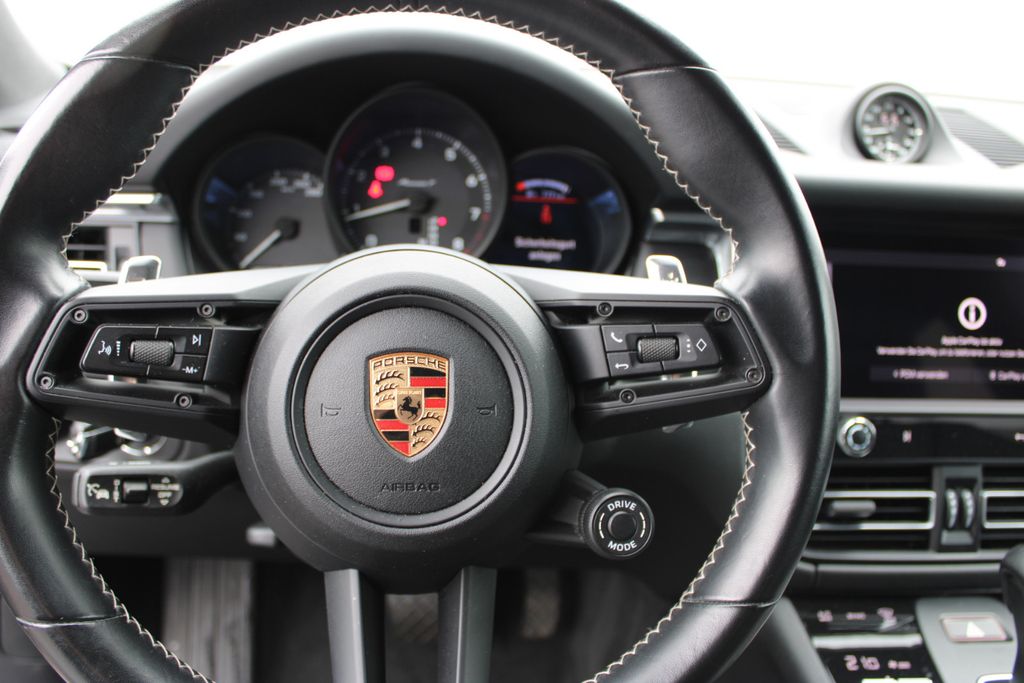Porsche Macan 2023 г. Белый, пробег 45000 км