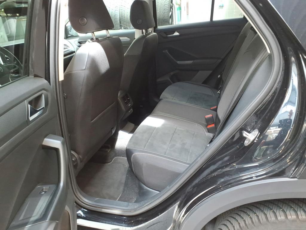 Volkswagen T-Roc 2023 г. Чёрный, пробег 39352 км