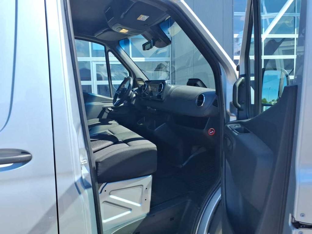 Mercedes-Benz SPRINTER 2025 г. Серебристый, пробег 6473 км