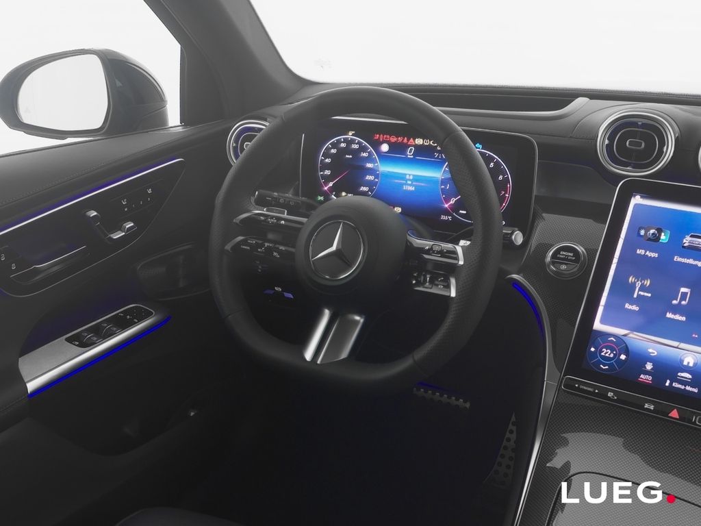 Mercedes-Benz GLC 300 2023 г. Серый, пробег 17060 км