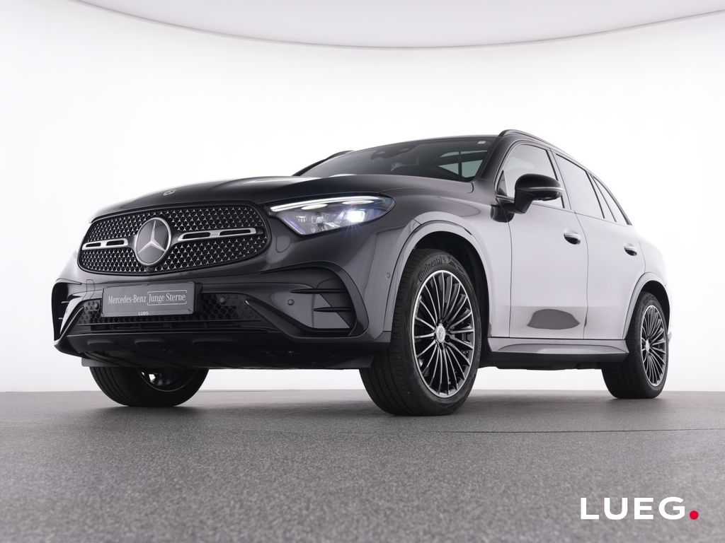 Mercedes-Benz GLC 300 2023 г. Серый, пробег 17060 км