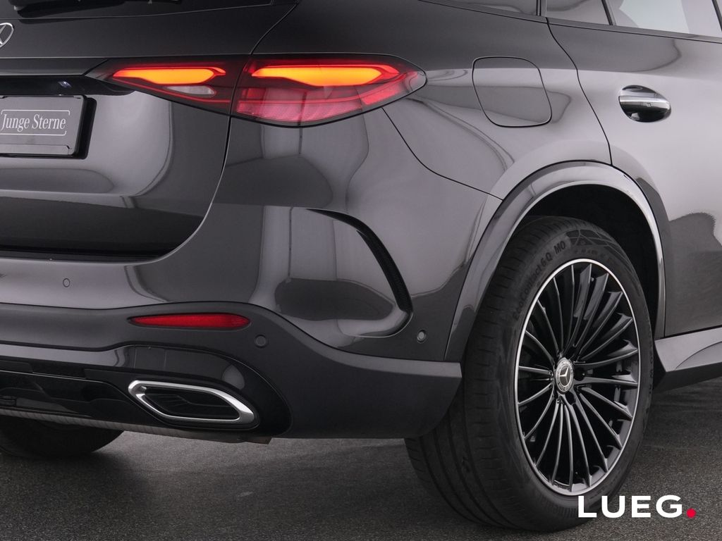 Mercedes-Benz GLC 300 2023 г. Серый, пробег 17060 км