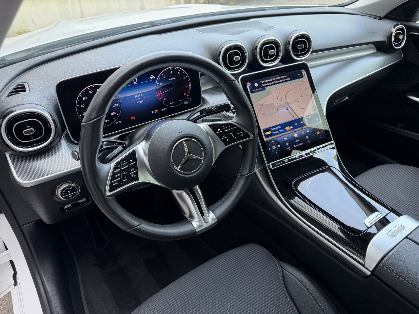 Mercedes-Benz C 180 2025 г. Белый, пробег 42900 км