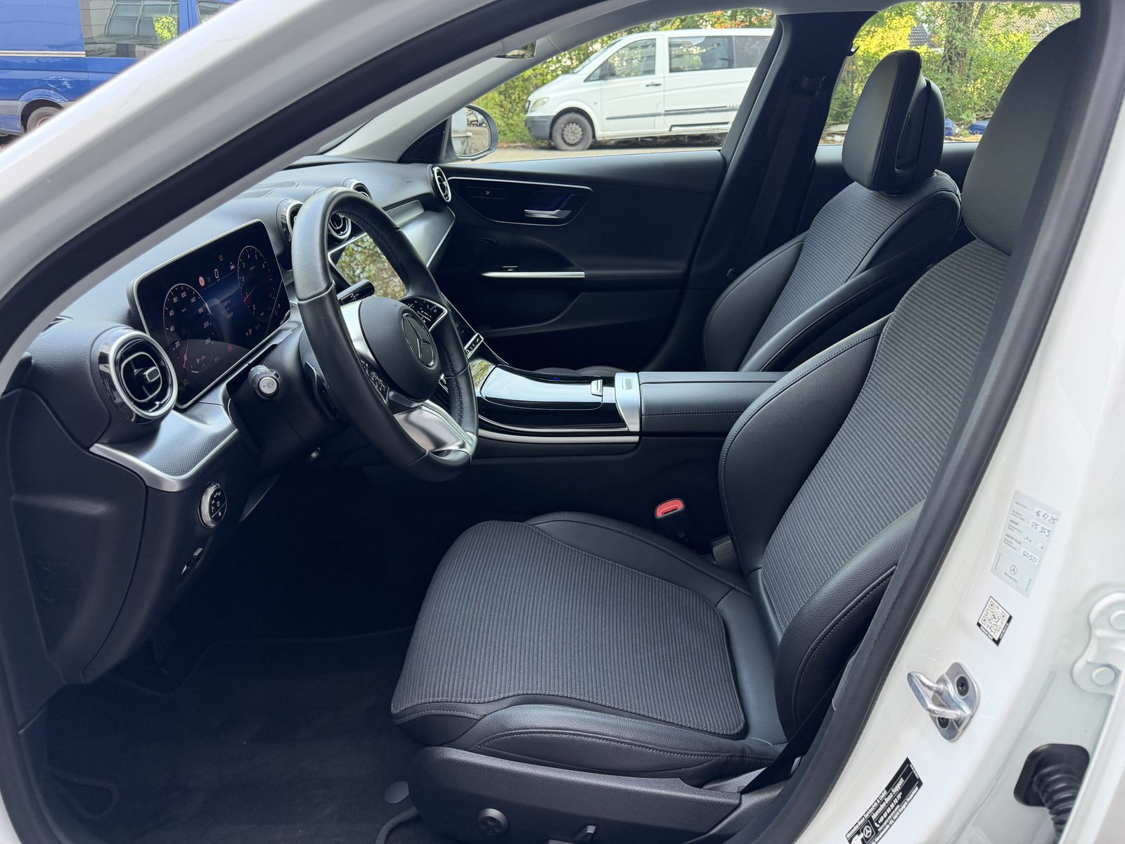 Mercedes-Benz C 180 2025 г. Белый, пробег 42900 км