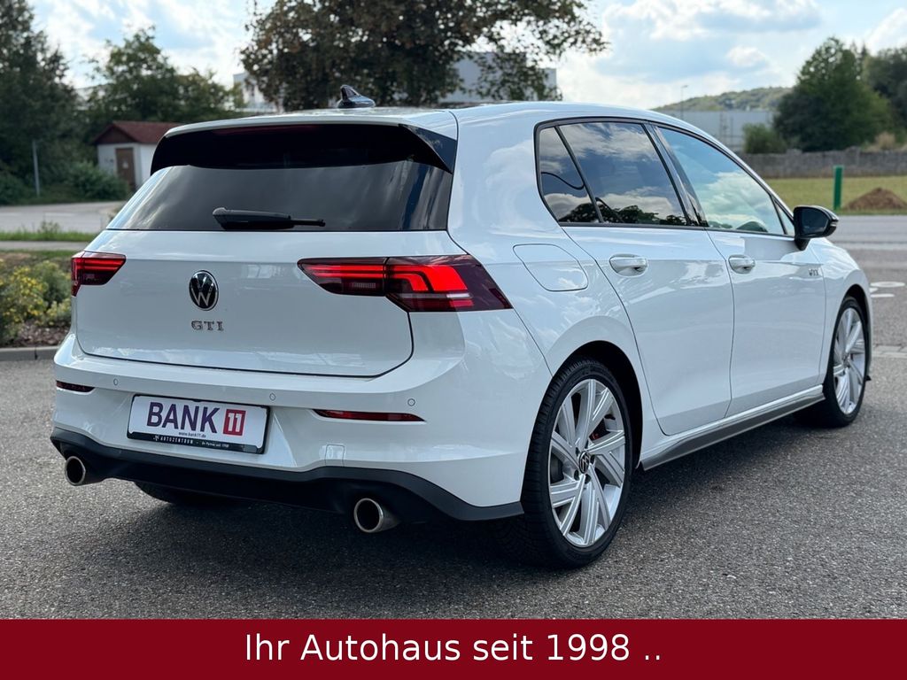 Volkswagen Golf 2025 г. Белый, пробег 36000 км