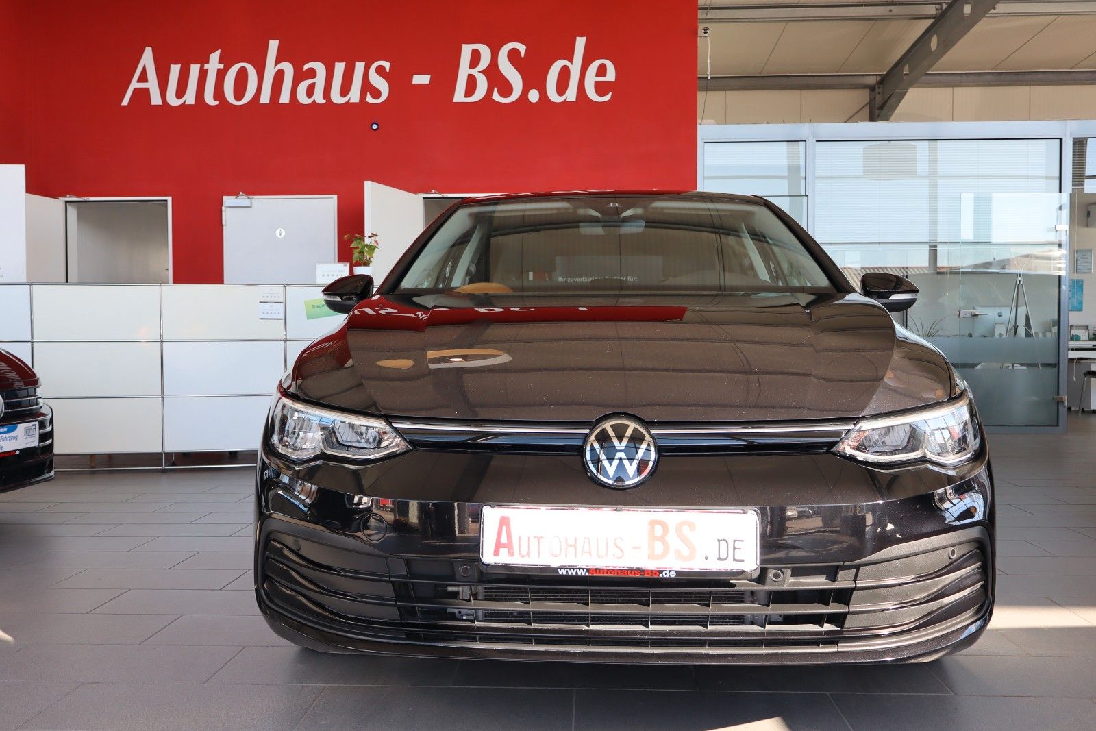 Volkswagen Golf 2023 г. Чёрный, пробег 36266 км