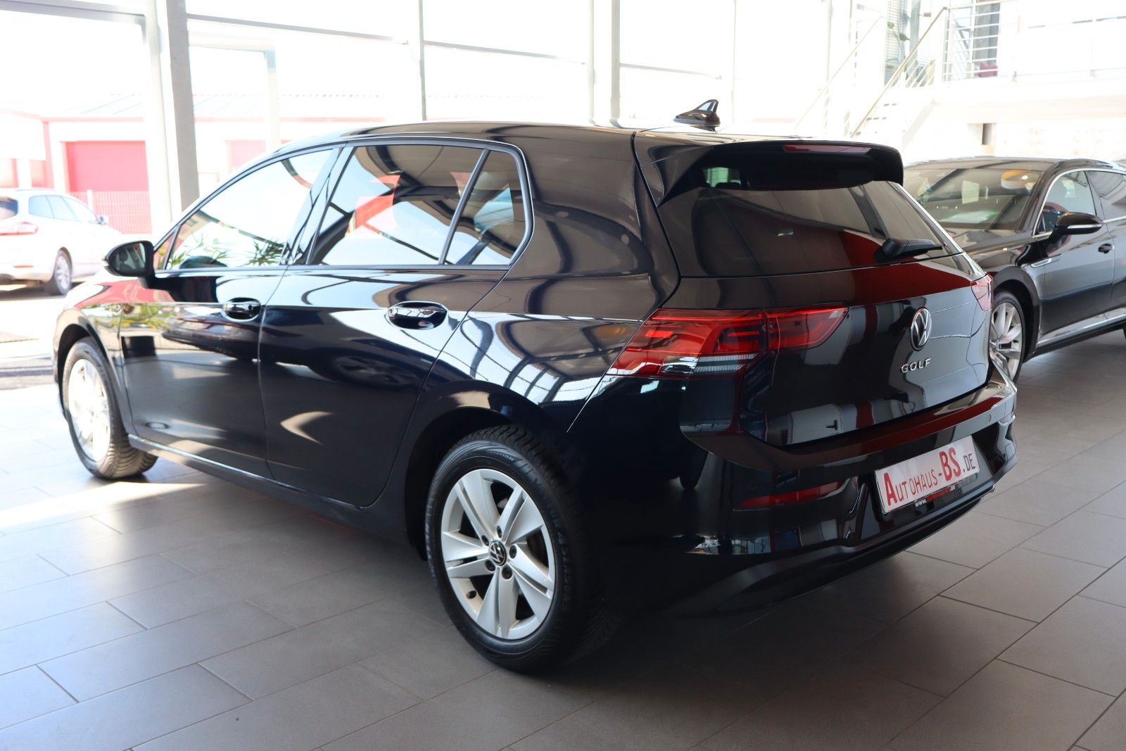 Volkswagen Golf 2023 г. Чёрный, пробег 36266 км