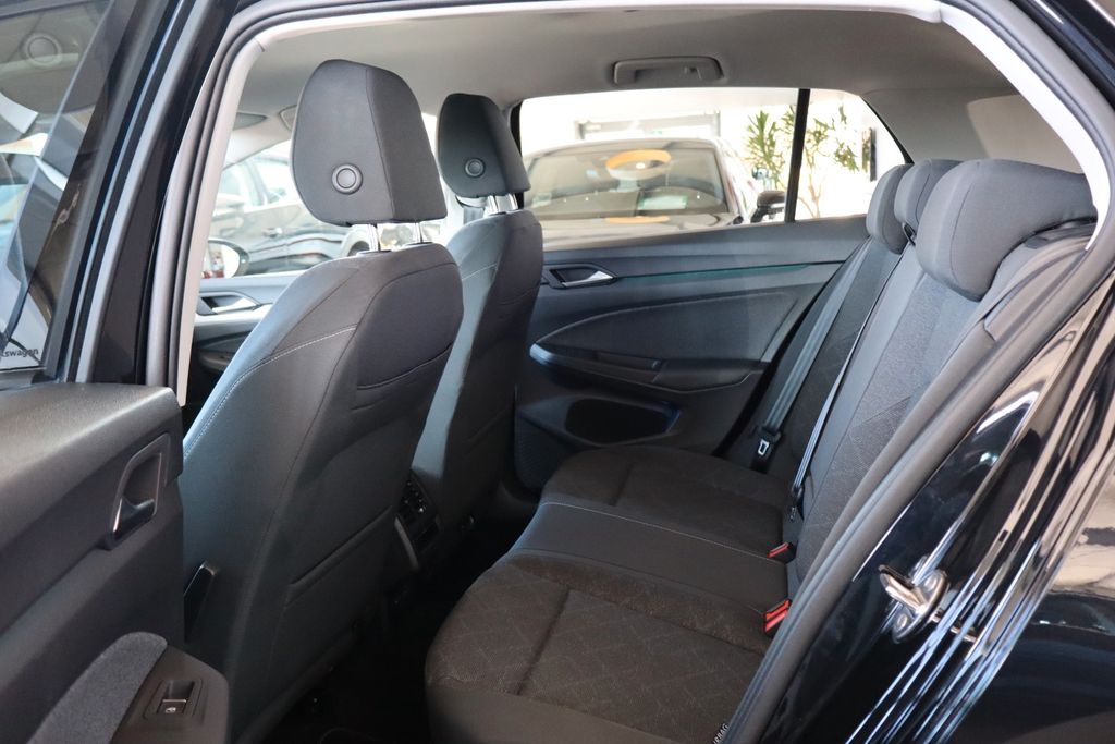 Volkswagen Golf 2023 г. Чёрный, пробег 36266 км