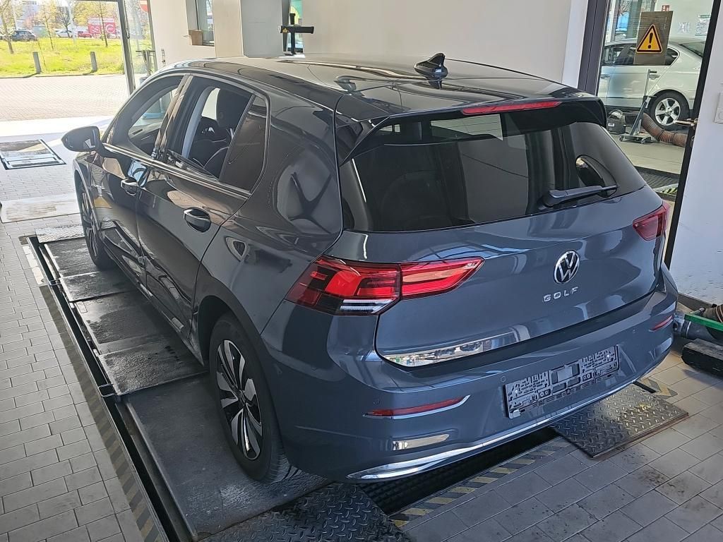 Volkswagen Golf 2024 г. Серый, пробег 15577 км