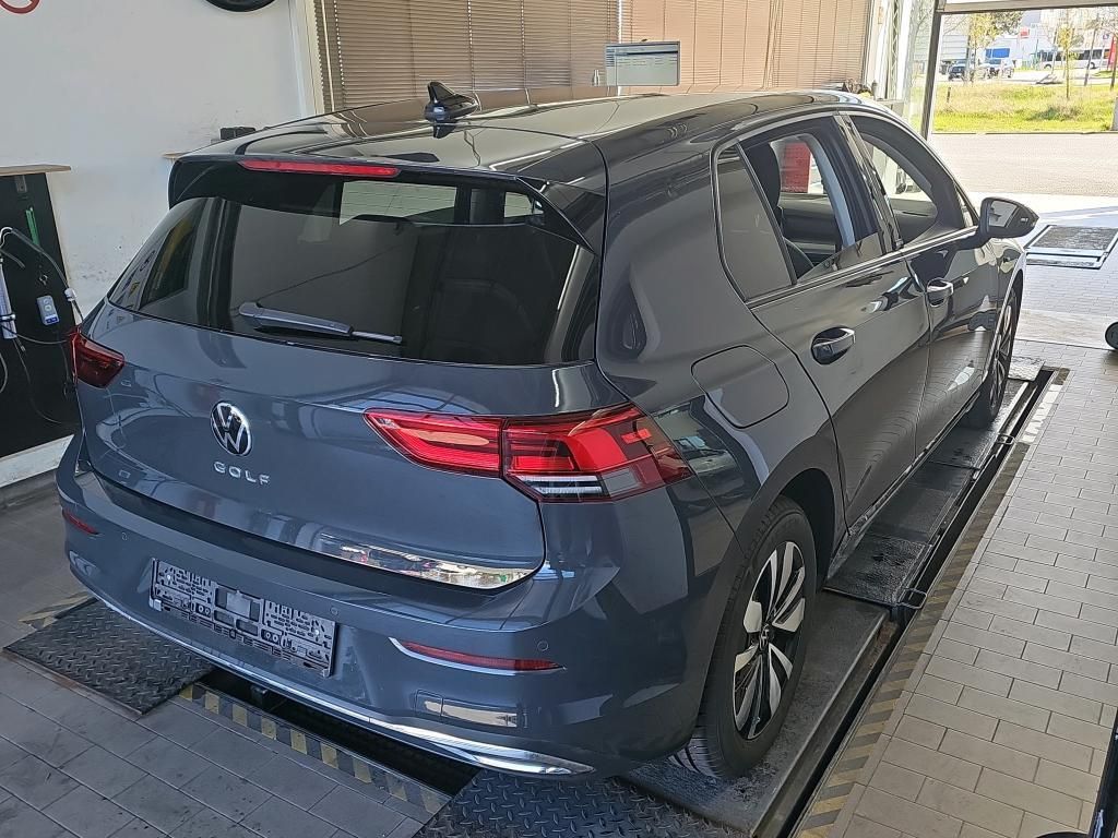 Volkswagen Golf 2024 г. Серый, пробег 15577 км