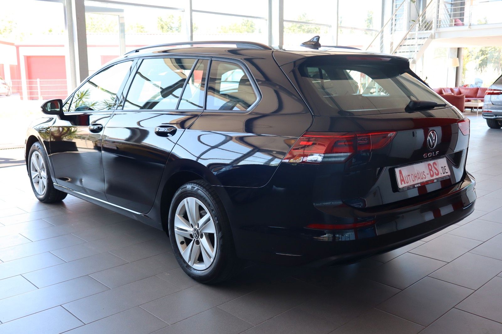 Volkswagen Golf 2024 г. Чёрный, пробег 45494 км