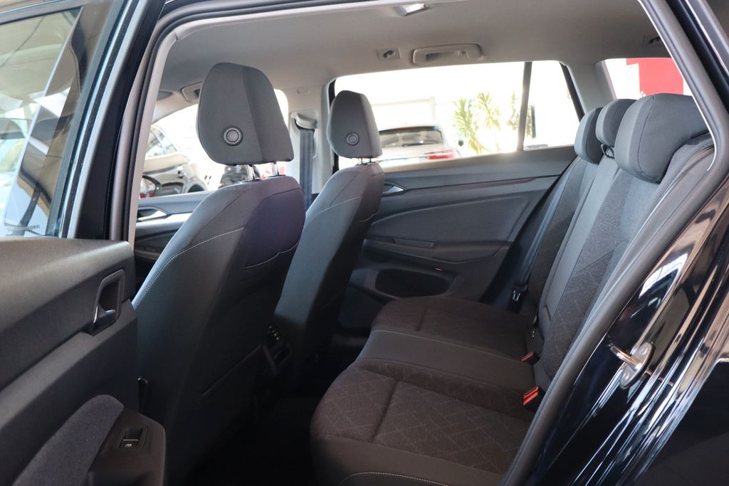 Volkswagen Golf 2024 г. Чёрный, пробег 45494 км