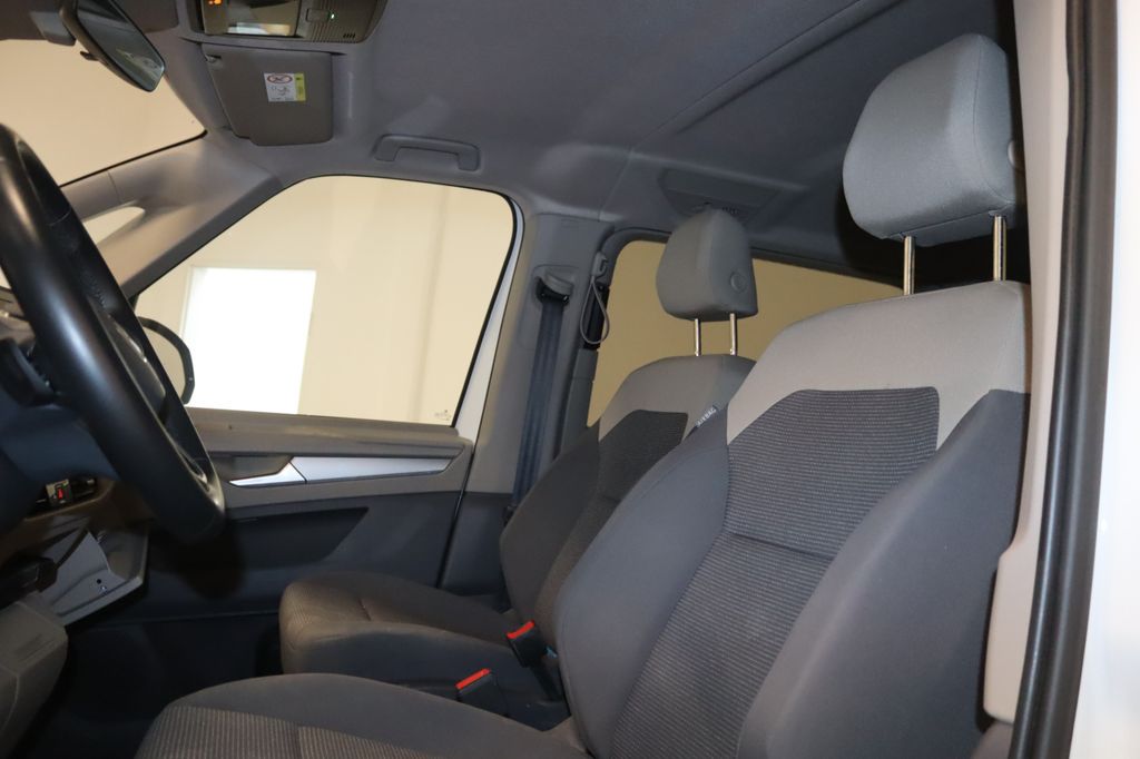Volkswagen T7 MULTIVAN 2023 г. Белый, пробег 33400 км