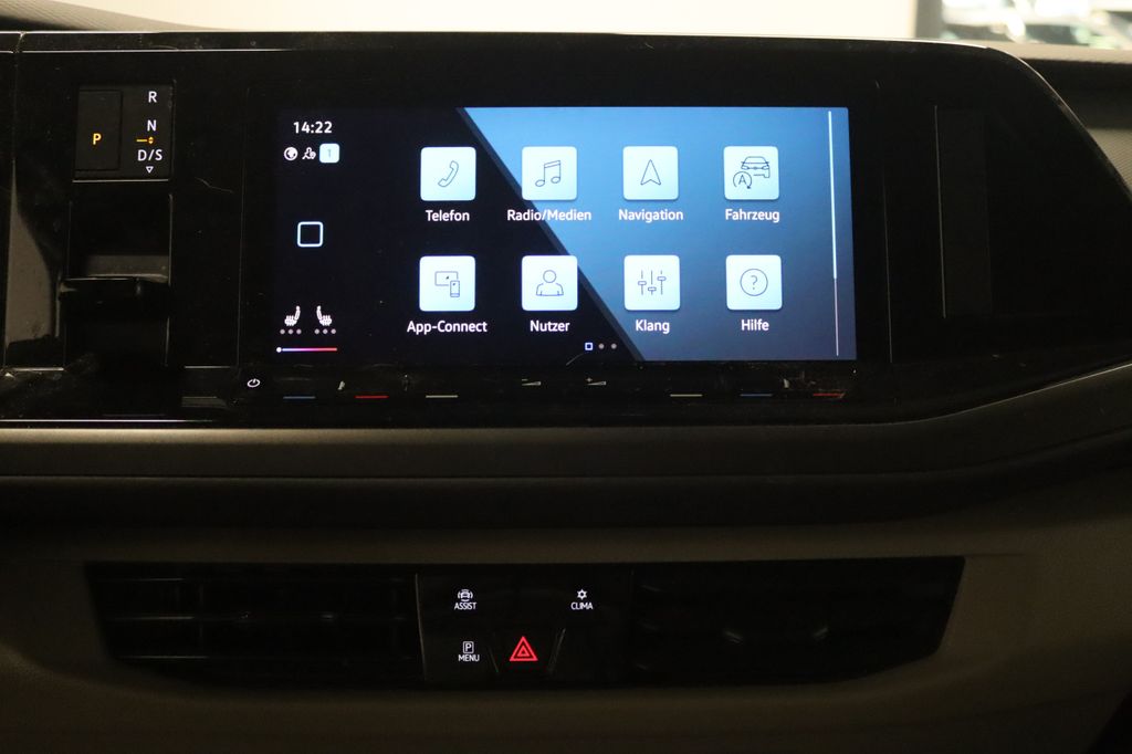 Volkswagen T7 MULTIVAN 2023 г. Белый, пробег 33400 км