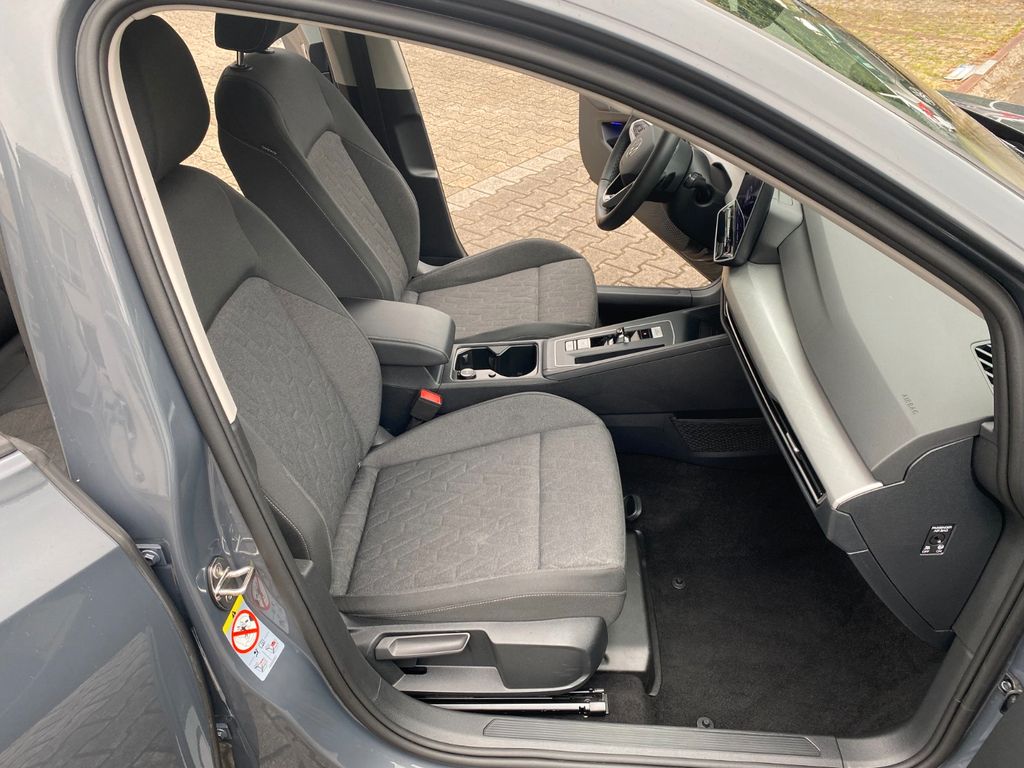 Volkswagen Golf 2025 г. Серый, пробег 57000 км