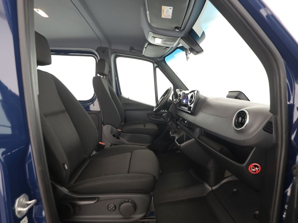 Mercedes-Benz SPRINTER 2024 г. Синий, пробег 17800 км