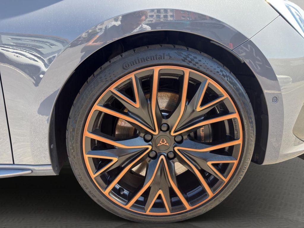 Cupra Leon 2022 г. Серый, пробег 40726 км