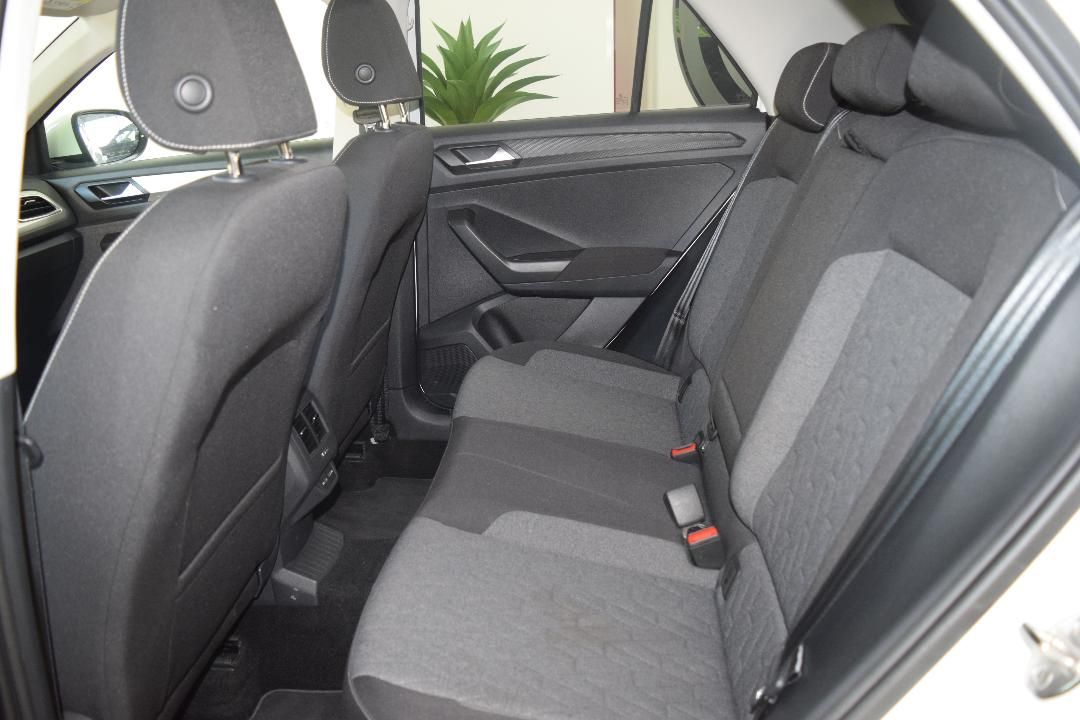 Volkswagen T-Roc 2023 г. Белый, пробег 56300 км