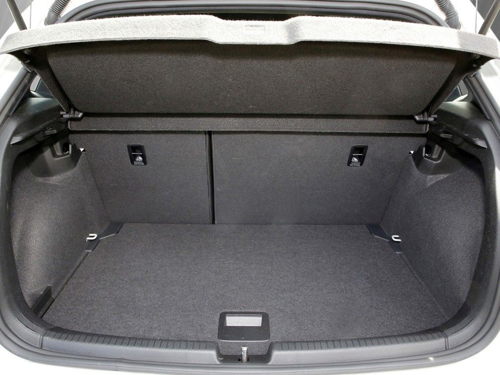 Volkswagen Polo 2024 г. Серый, пробег 20747 км